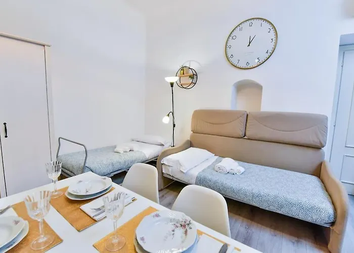 Welcome - Borgo Saraceno * Varigotti